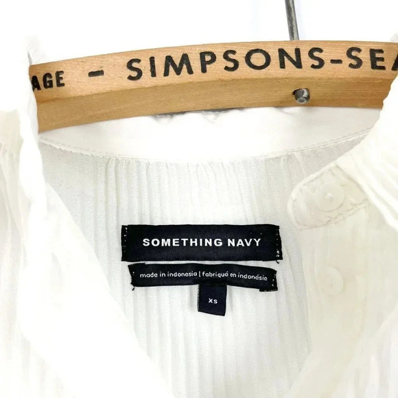 Something Navy Womens XS Off White Pleated Button Up Blouse - Picture 3 of 7